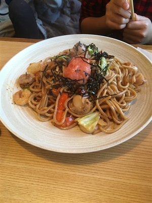 海鮮バター醤油焼きそば ～めんたいソース乗せ～